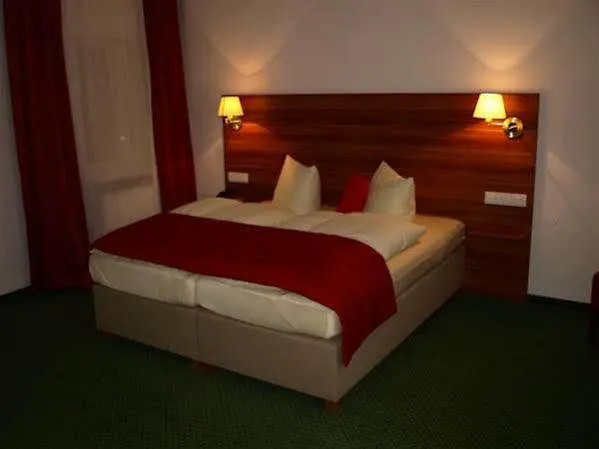 维恩米赫酒店 3*